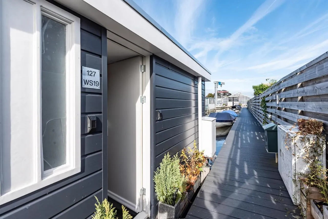 Beautiful Water Villa, Near Schiphol And Amsterdam Aalsmeer 0*,  Netherlands