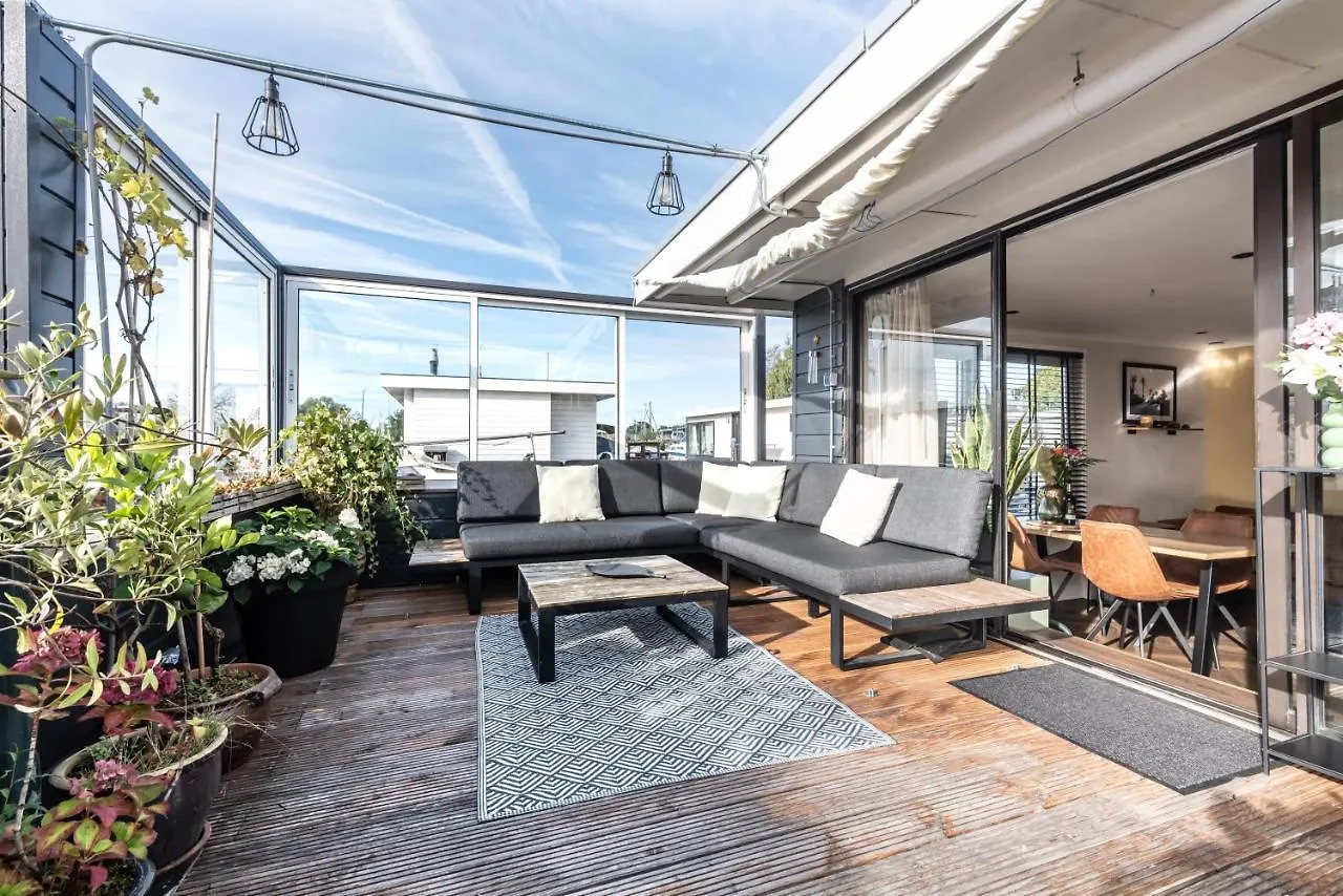 Botel Beautiful Water Villa, Near Schiphol And Amsterdam Aalsmeer